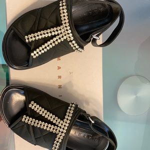 Marni NEVER WORN dark olive fusbett sandal shoes.  Molded  footbed